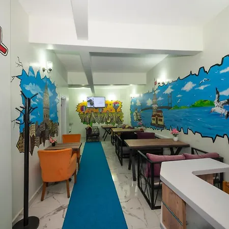 Hostel Xalila & Cafe Ladies *