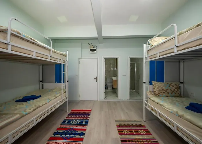 Xalila & Cafe Ladies