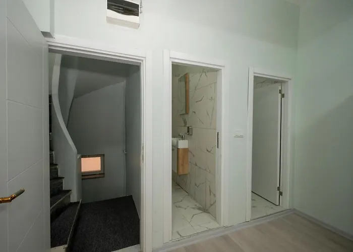 Hostel Xalila & Cafe Ladies *