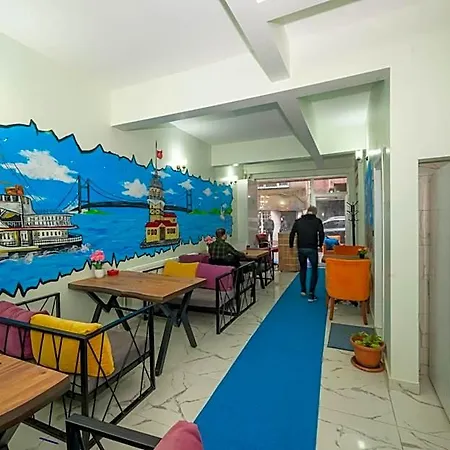 Xalila & Cafe Ladies Hostel