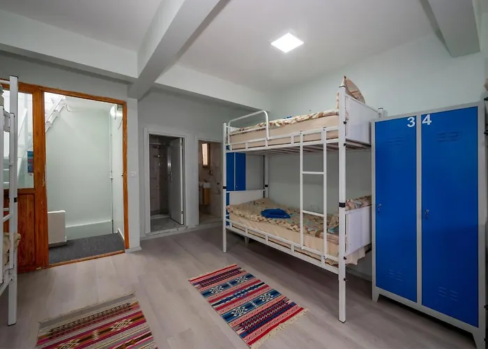 Xalila & Cafe Ladies *