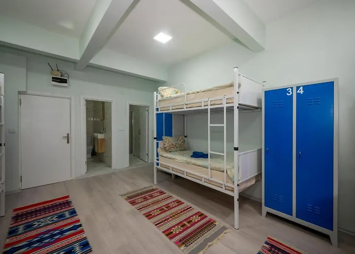 Xalila & Cafe Ladies